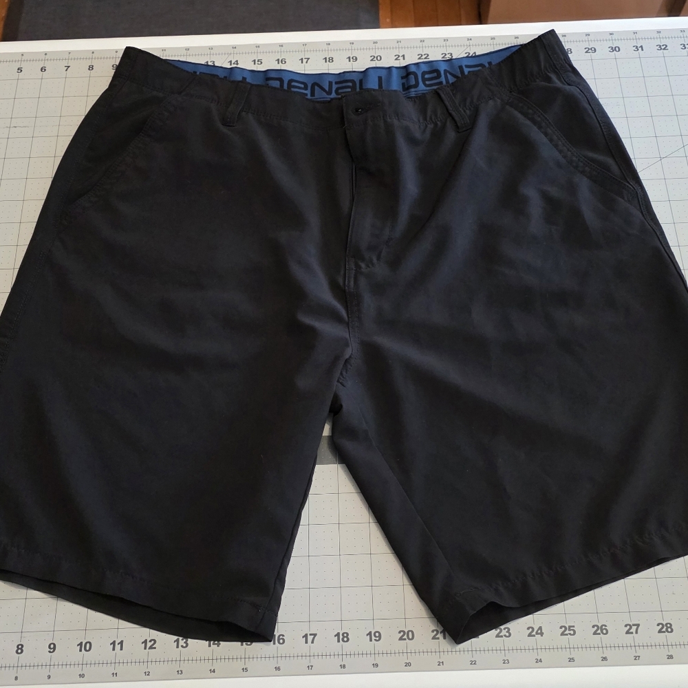 Denali Men's Golf Shorts